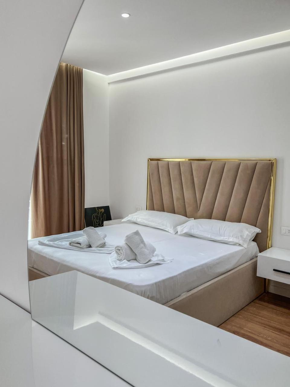 Lux Apartment At Arlis Tirana Buitenkant foto