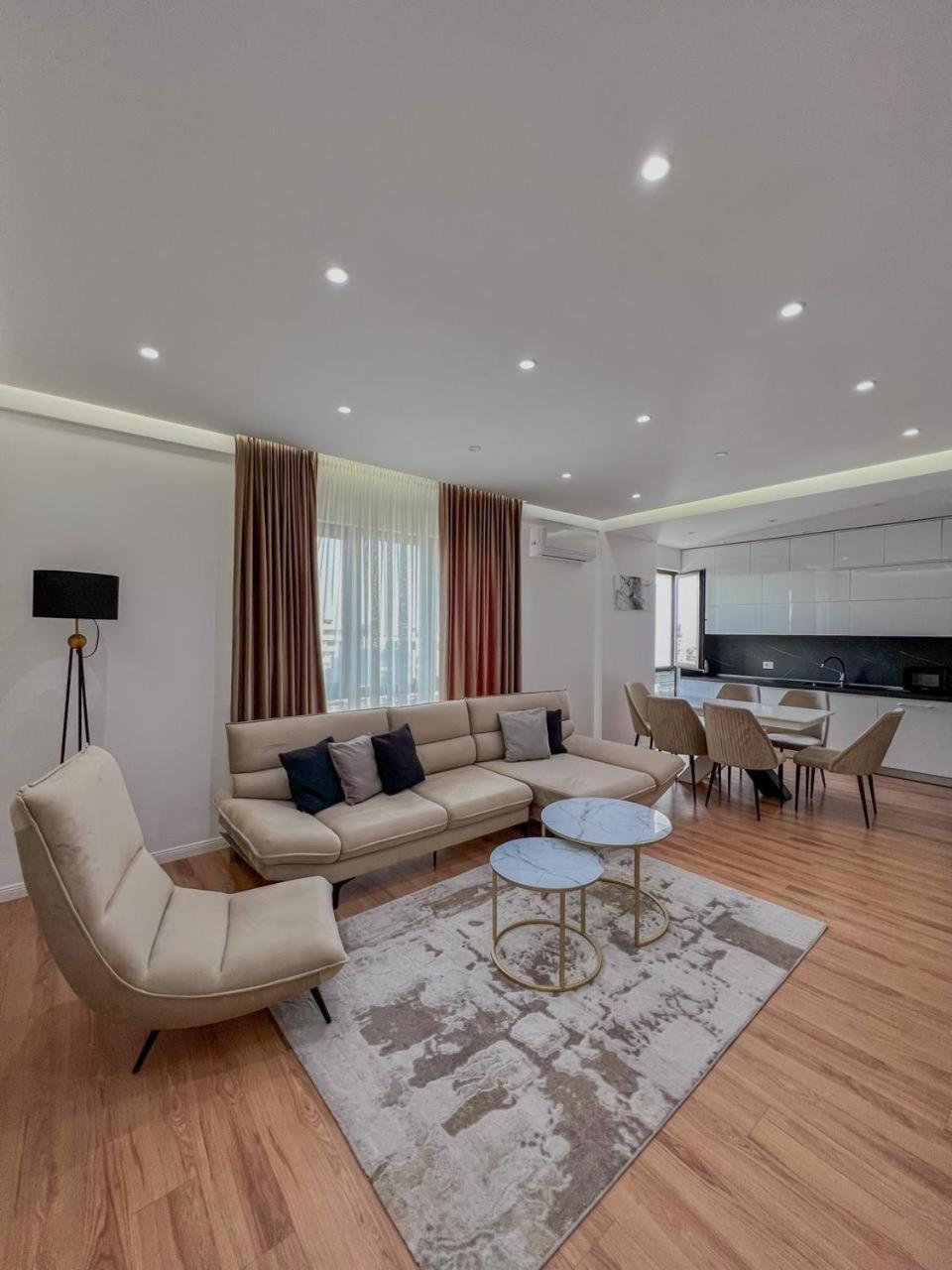 Lux Apartment At Arlis Tirana Buitenkant foto