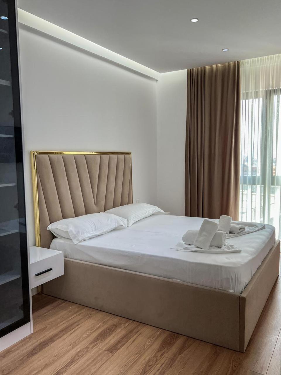 Lux Apartment At Arlis Tirana Buitenkant foto